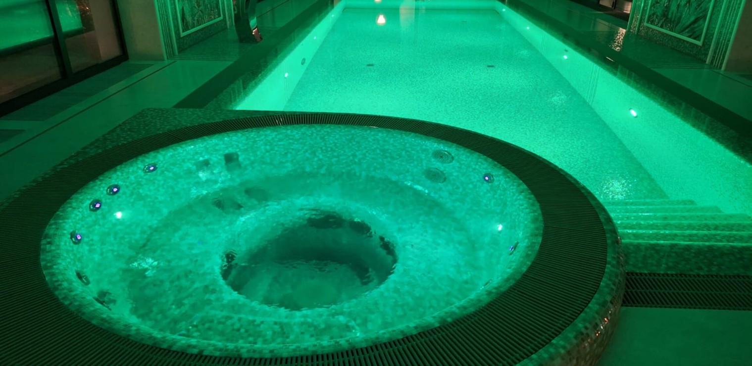 Переливной бассейн с джакузи Челябинская область